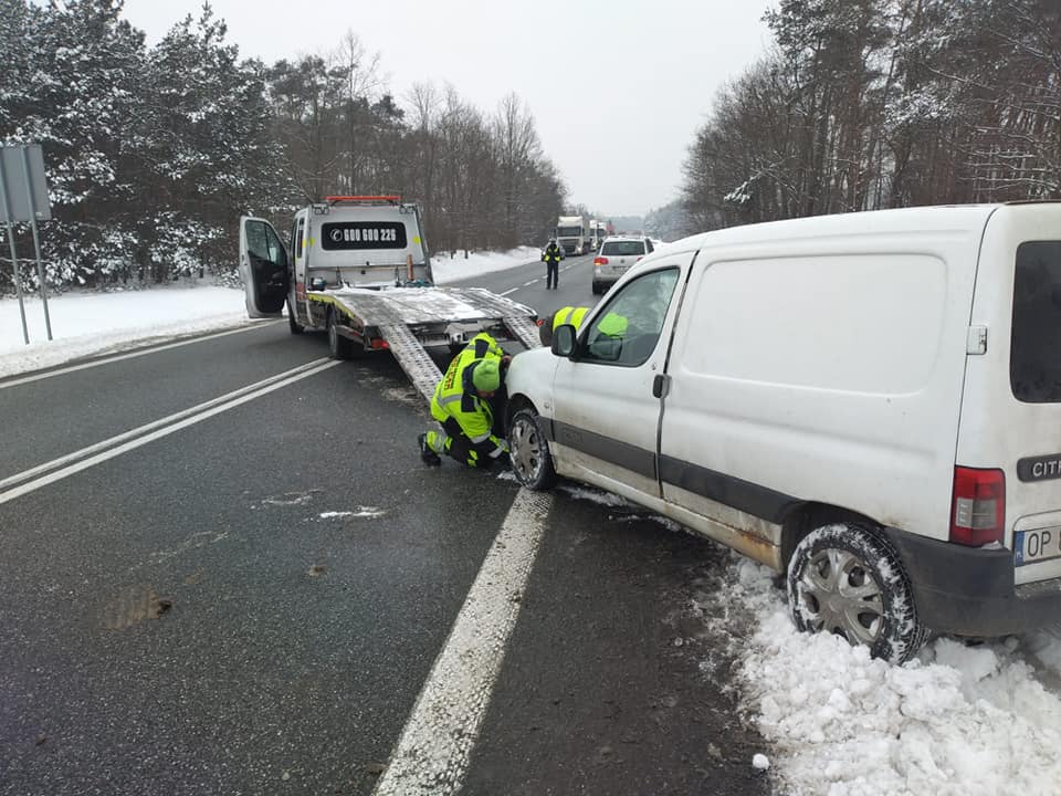 Pomoc drogowa Kępa - MS-CAR, pomoc na drodze, holowanie samochodów osobowych i ciężarowych, transport niskopowoziowy. 